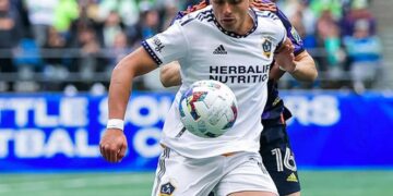 ‘Chicharito’ anota pero no logra evitar la derrota del Galaxy