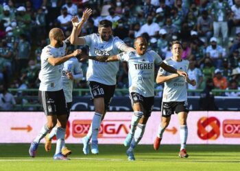 Tigres de la UANL golea 3-0 al Esmeraldas de León