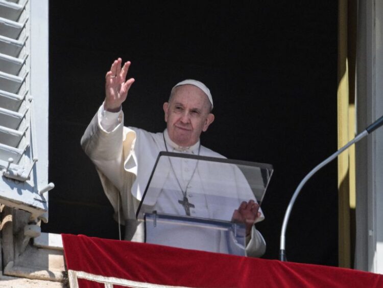 En el nombre de Dios… detengan esta masacre: Papa sobre invasión a Ucrania