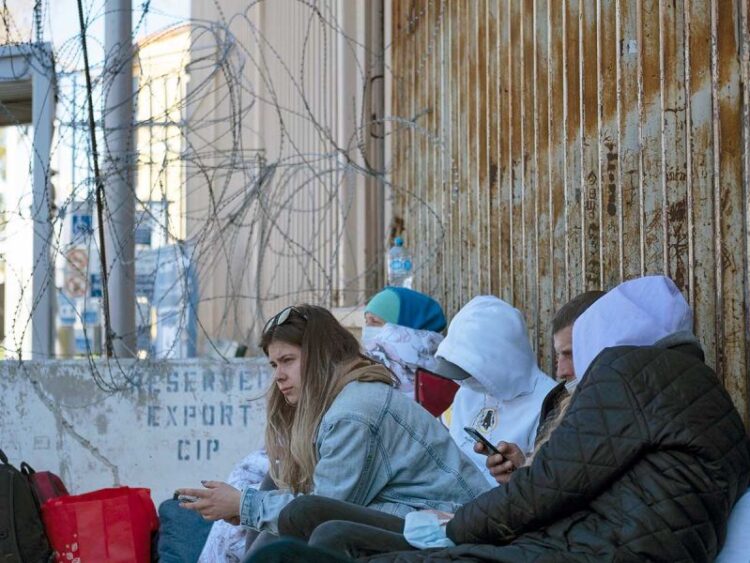 ‘Somos bienvenidos a EU, pero no nos dejan pasar’, ucranianos desde Tijuana