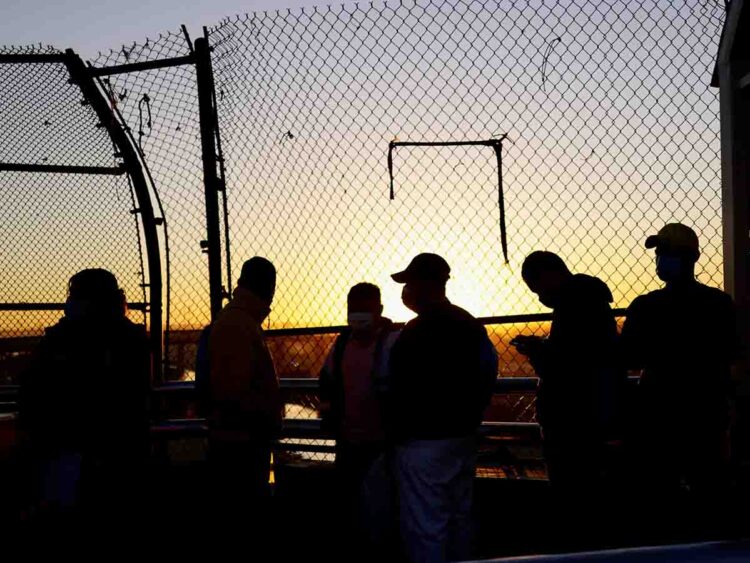 Estados Unidos permite entrada de ucranianos desde frontera con México