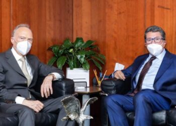 Gertz Manero comparece en Senado; lo recibe Ricardo Monreal