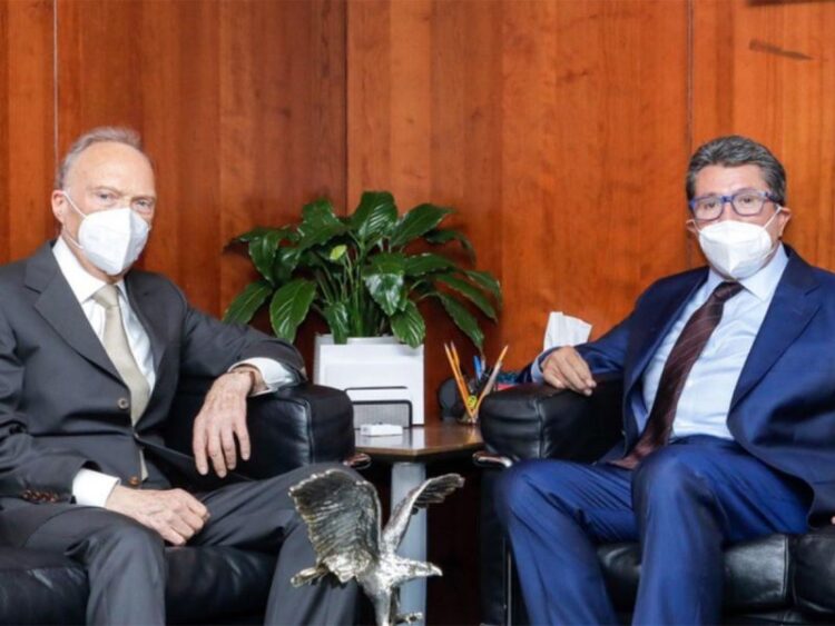 Gertz Manero comparece en Senado; lo recibe Ricardo Monreal