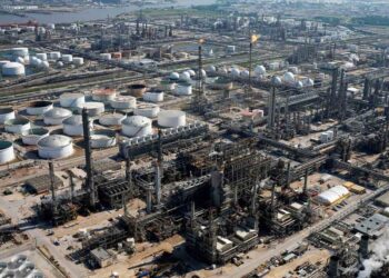 México será autosuficiente en combustibles en 2023 según López Obrador