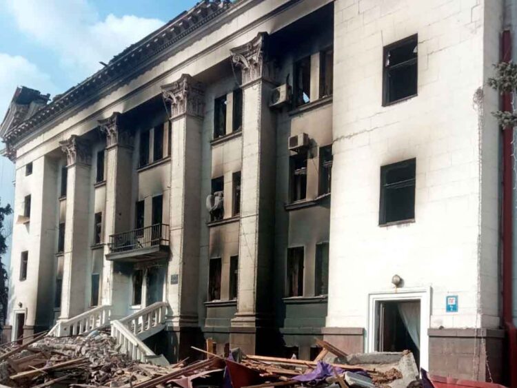 Más de 130 personas rescatadas en teatro de Mariúpol, bombardeado por Rusia