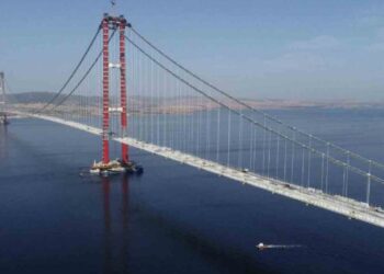 Turquía inaugura el puente colgante más largo del mundo
