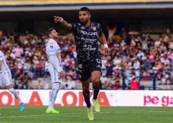 Necaxa derrota como visitante 3-1 a Pumas