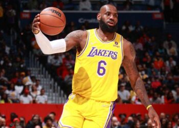 LeBron rompe récord como mayor anotador en temporada regular