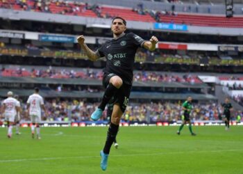 Por fin reacciona América y golea 3-0  al Toluca en el Azteca