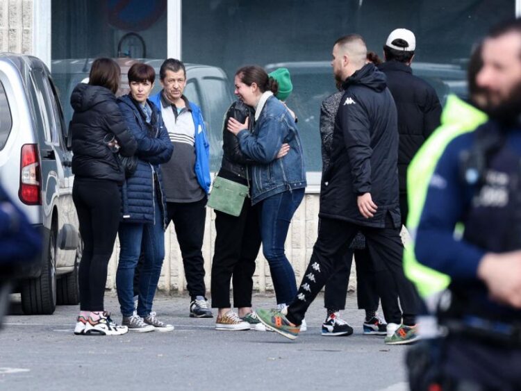 Conductor arrolla a multitud durante carnaval en Bélgica; hay 6 muertos y 26 heridos