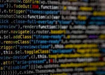 Biden pide a empresas de EU protegerse de posible ciberataque ruso