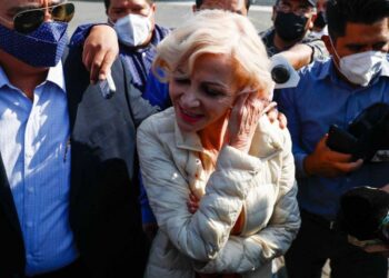 Alejandra Cuevas sale de penal de Santa Martha después de año y medio en prisión