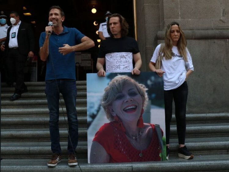 Corte ordena liberación de Alejandra Cuevas y da amparo a Laura Morán