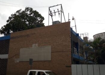 Por fin llega transformador a escuela de Tampico, después de 1 año