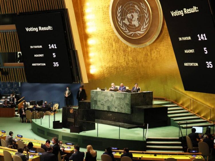 Asamblea General de ONU exige a Rusia parar la guerra en Ucrania