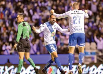 El Puebla salva el invicto; líder del torneo