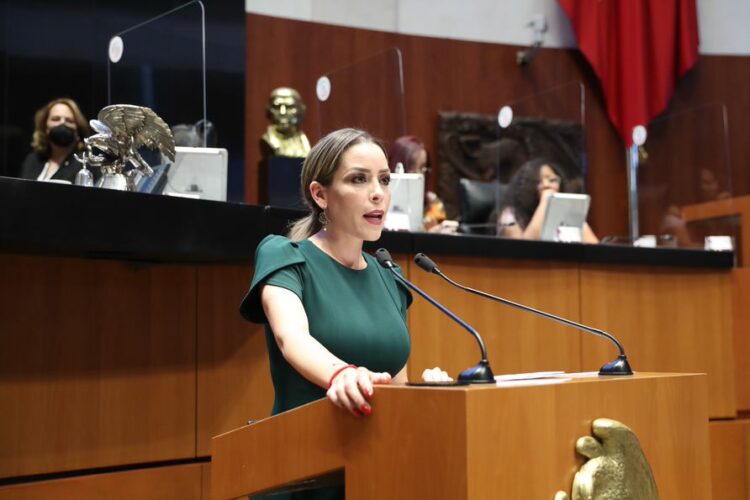 Presentan proyecto para agilizar procedimientos de adopción de menores