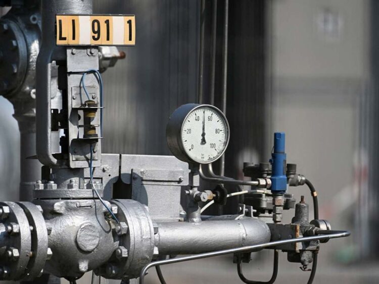 Se desploman bolsas europeas tras amenazas rusas de cortar el gas a la UE