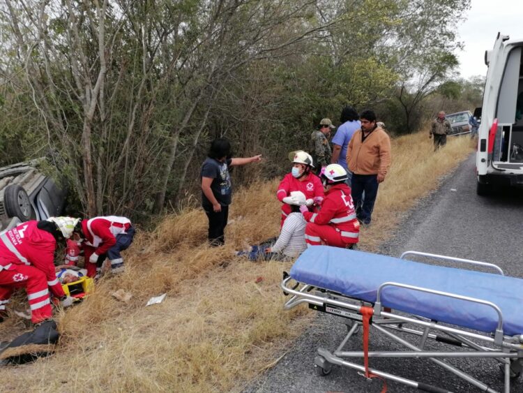 Muere chofer al chocar su auto