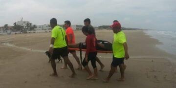 Capacitan a salvavidas para certificación de playa