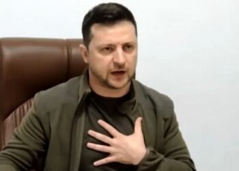 Presidente de Ucrania hace “petición desesperada” de aviones a EU