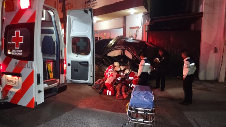 Muere chofer en fatal choque