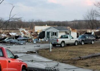Tornado en Estados Unidos deja al menos seis muertos