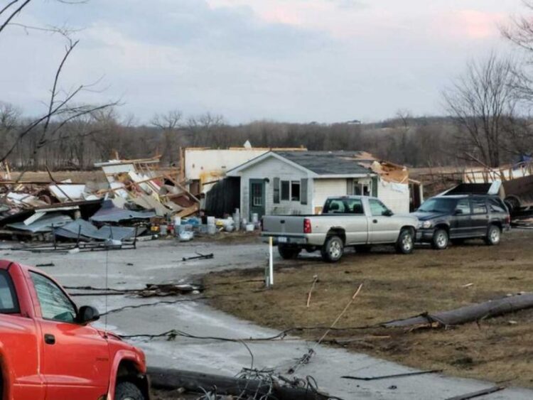 Tornado en Estados Unidos deja al menos seis muertos