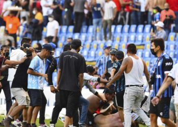 Traían picahielos, pistolas y navajas, denuncia aficionado del Atlas