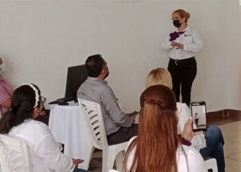 Imparten conferencia “Los Derechos de la Mujer a través del tiempo”