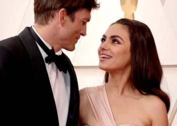 Ashton Kutcher y Mila Kunis, derrochan amor en la alfombra roja de los Oscar