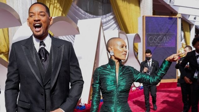 Will Smith golpea a Chris Rock en plena ceremonia de los Oscar