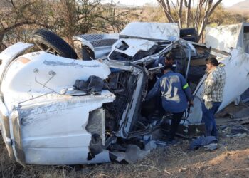 se vuelcan 2 tráileres en sindicatura en Sinaloa