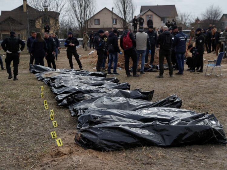 Ucrania investiga 5 mil 600 casos de presuntos crímenes de guerra rusos