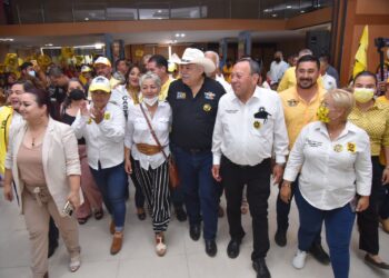 Se suman liderazgos del PRD a candidatura a gobernador de César Verástegui 