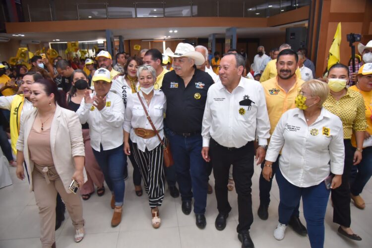 Se suman liderazgos del PRD a candidatura a gobernador de César Verástegui 