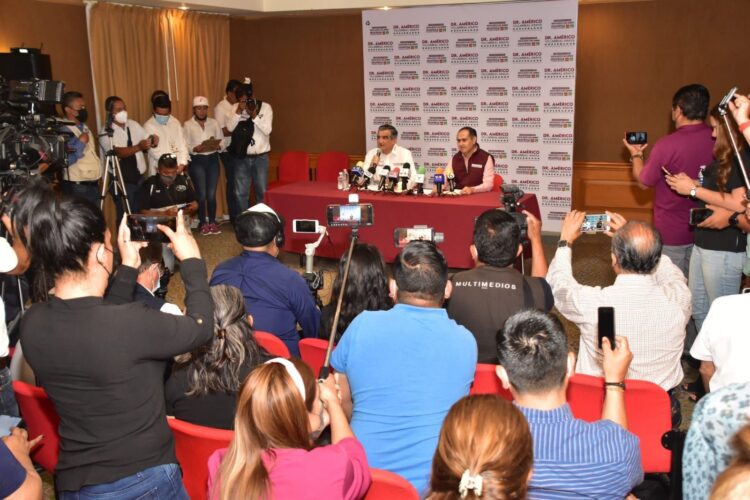 Me atacan porque sigo arriba en todas las encuestas a gobernador: Américo Villarreal 