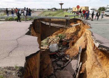 Inundaciones dejan cerca de 60 muertos en Sudáfrica