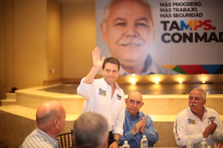 Dirigente estatal del PAN niega su cruz; pide a neolaredenses ver al candidato no a los colores