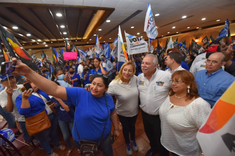 César Verástegui recibe apoyo de grupos ciudadanos en Nuevo Laredo