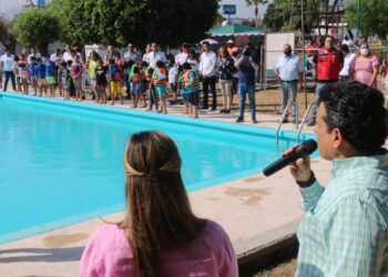 Conviven y disfrutan alcalde de Victoria y esposa con familias victorenses en semana santa
