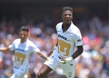  Pumas de la UNAM derrota 2-0 a Rayados de Monterrey