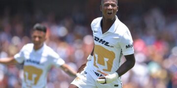  Pumas de la UNAM derrota 2-0 a Rayados de Monterrey