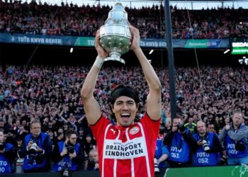 Erick Gutiérrez y el PSV ganan final de Copa al Ajax en Holanda