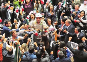 Candente sesión de la Cámara de Diputados en que se rechazó la reforma eléctrica de AMLO
