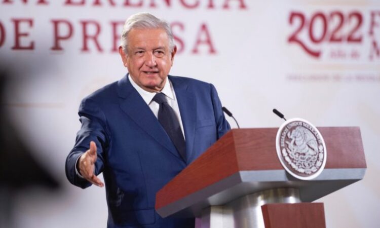 AMLO acusa de traidores a diputados que respaldaron a saqueadores de electricidad