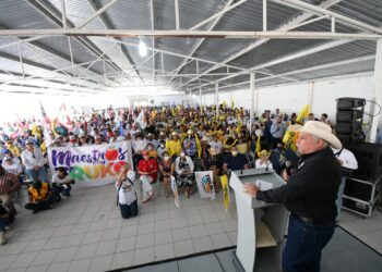 Ofrece Verástegui agua y apoyos al campo en Miquihuana