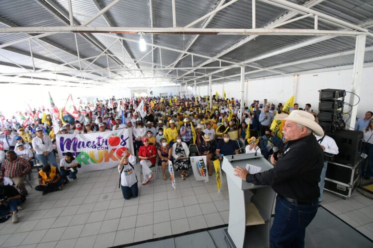 Ofrece Verástegui agua y apoyos al campo en Miquihuana