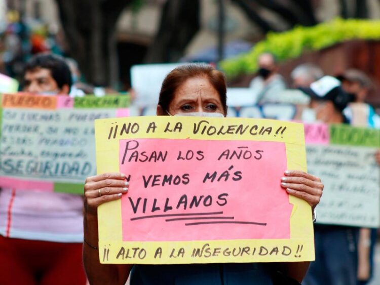 Con inseguridad en su ciudad, 66.2% de la población en México