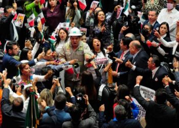 Pide presidente en San Lázaro a legisladores serenarse y frenar amenazas